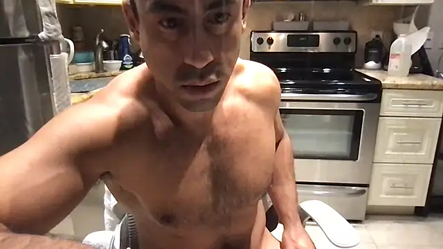 BigGuyMuscle: διαδικτυακό σόου στην κάμερα