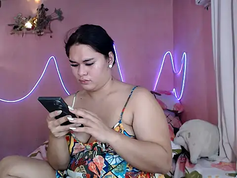 Chat XXX en directo de imTHICK_Rebbecca