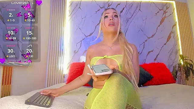 عرض كام IzamarQueen1
