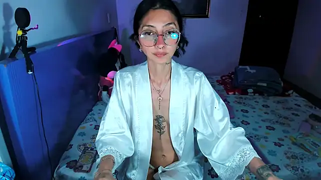 Anais_lux Adlı Modelin Canlı XXX Sohbeti