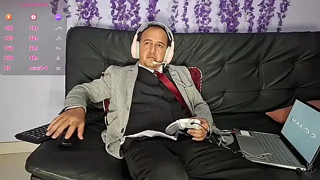 دردشة EnzoRomanof الجنسية المباشرة