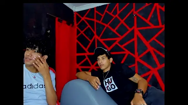 FRIENDS_LATINOS' Live Chat Room