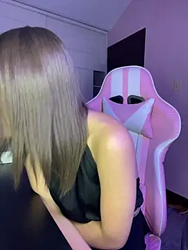 Chat +18 de PrettyAmber ao vivo