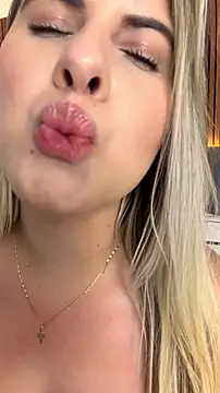 Chat XXX ao vivo de EmiilyAdams_