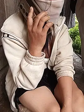 Hiha-nn Adlı Modelin Canlı XXX Sohbeti