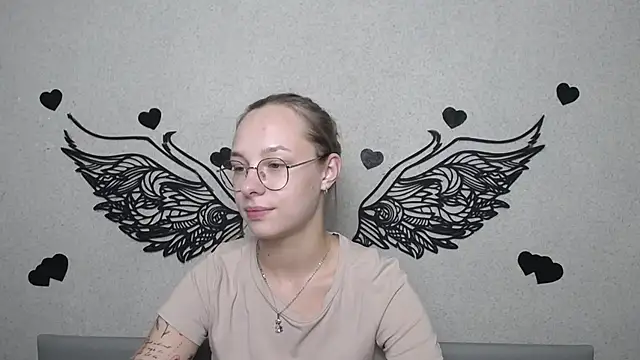 SteshaGlass live XXX chat