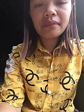 Thuy-top Live XXX Chat