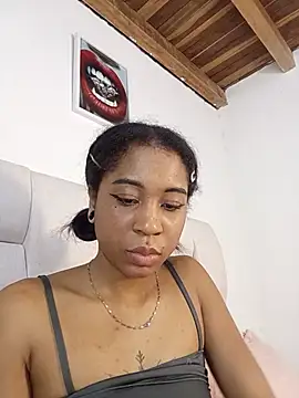 Zaira_Rose_ 现场XXX聊天