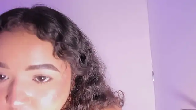 Evaa_Lunna_ Chat XXX live