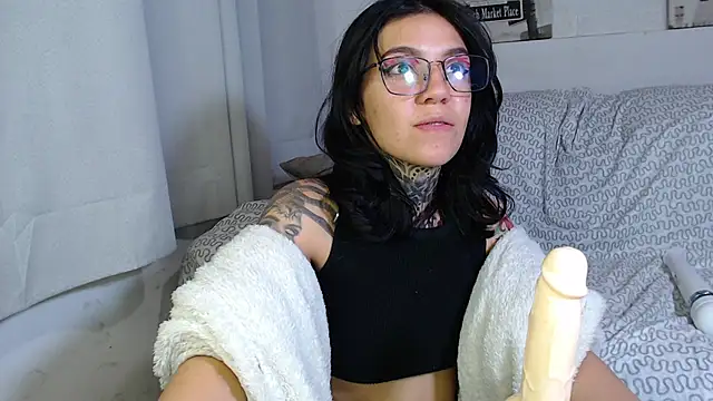 Chatroom XXX en direct de Lunai_gh