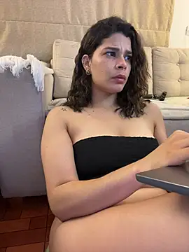 Dary_19 live XXX chat
