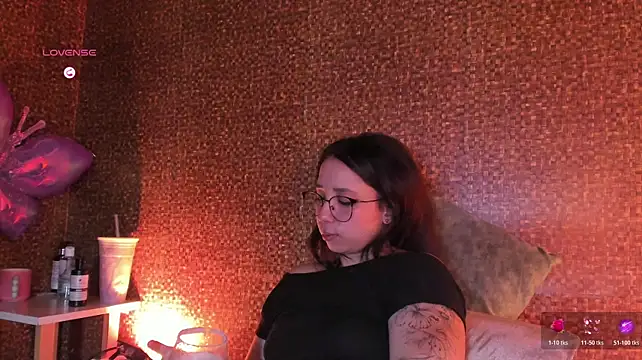 Apartment28's Live XXX Chat