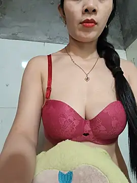 Vyvvyy69's Live XXX Chat
