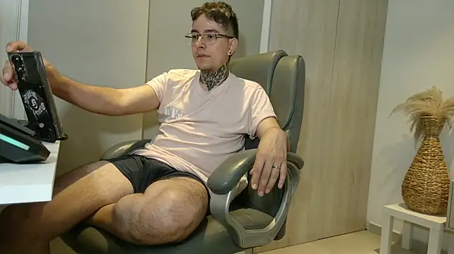 Živý XXX chat Jhoan_saenz