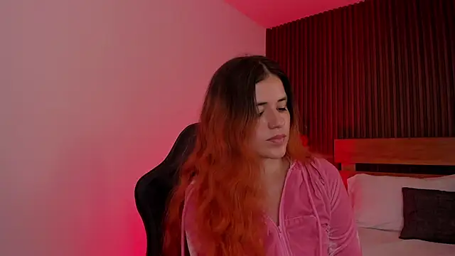 alliss_ginger_ Adlı Modelin Canlı XXX Sohbeti