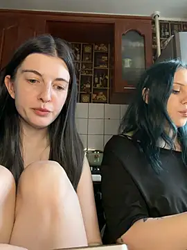 SleepingDuo live XXX chat