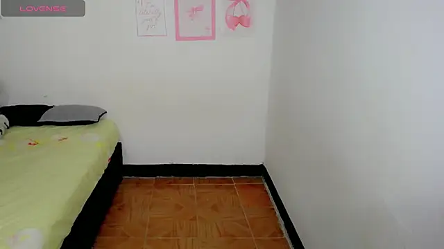 Chat XXX ao vivo de hello_kityy25