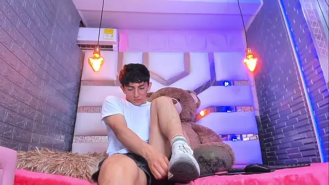 ElanGiraldo élő XXX-chatje
