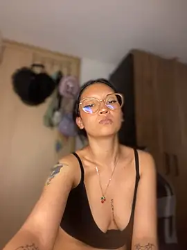 Chat XXX en directo de LeylaRose_