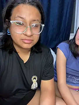 sarah12333's Live XXX Chat