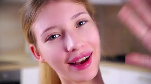 SunnivaCovil live XXX chat