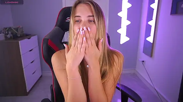 DanikaDillan's Live Chat Room