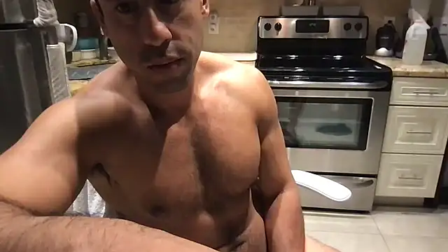 Chatroom XXX en direct de BigGuyMuscle