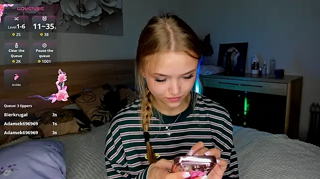flooora_0 Live XXX Chat