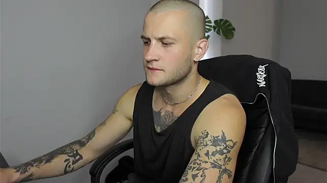 Igor_Wilde élő XXX-chatje