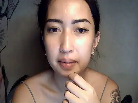 دردشة XXnaughty_08XX الجنسية المباشرة