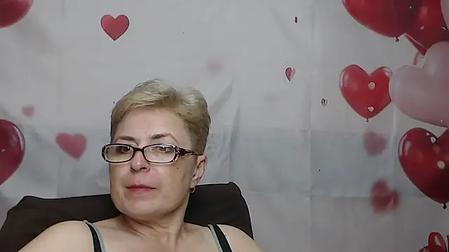 EmiliaGreeのライブXXXチャット