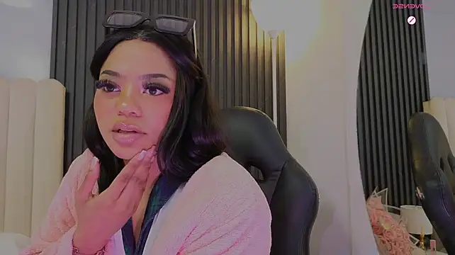 دردشة Madiee_Rhea الجنسية المباشرة