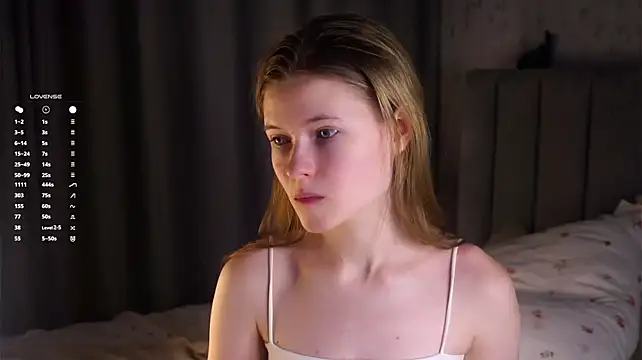 LynHillaire's Live XXX Chat