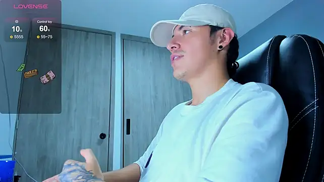 LOBO_ALPHA Chat XXX in diretta