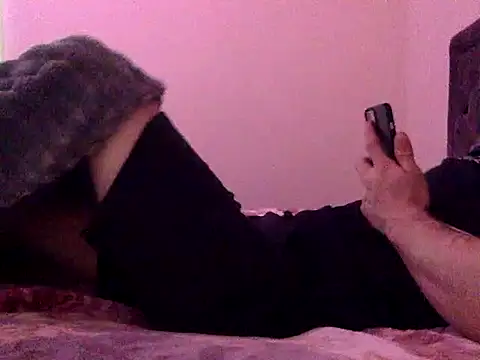 Robynson97 Show in webcam