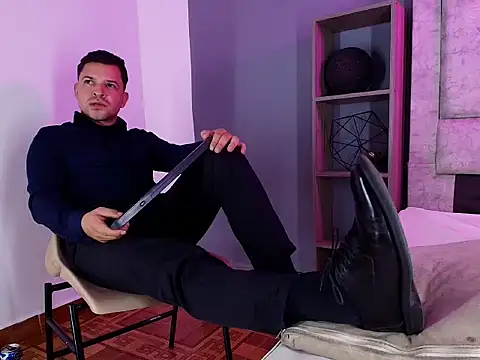 Pokazy przed kamerką – Hey_Noaah