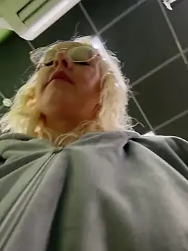 Chat +18 de MerlinDave ao vivo