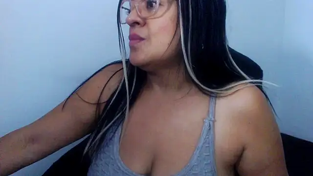 menfismuller2 Adlı Modelin Canlı XXX Sohbeti