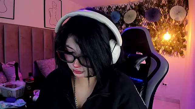 Kitty_Gang Live XXX-Chat