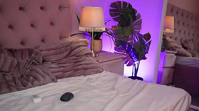 Chat +18 de NicoleBella ao vivo