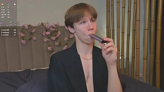 cuMte_boy Chat XXX in diretta