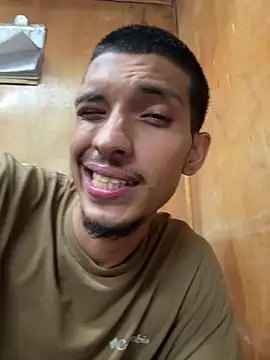 Guillermo618 Live XXX-chat