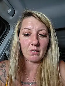 SheIsSomething Webcam-Show