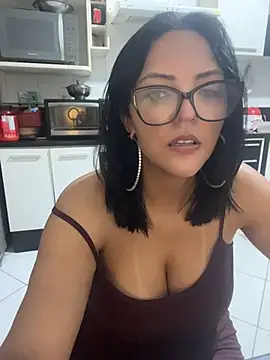AuroraChest Adlı Modelin Canlı XXX Sohbeti