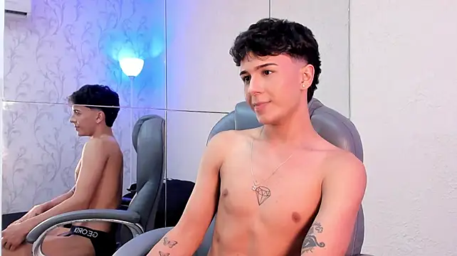 Show modela Brady_Simmons na web-kameri