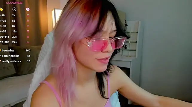 EmilyTraseのライブXXXチャット