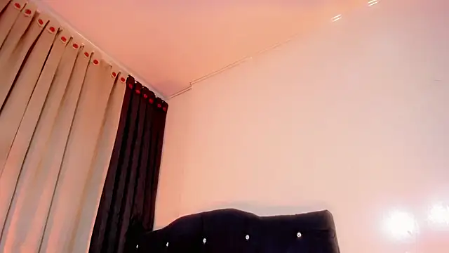 הופעת וובקאם של lesly_xx