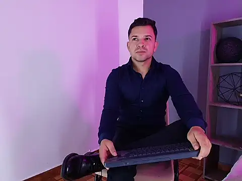 Hey_Noaah Live XXX-Chat
