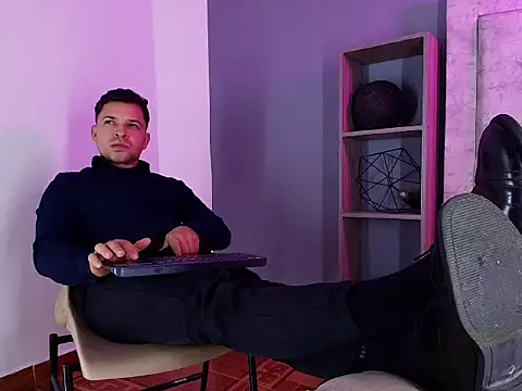 Онлайн чат XXX Hey_Noaah