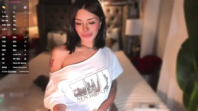 ParisianDoll Webcam Show